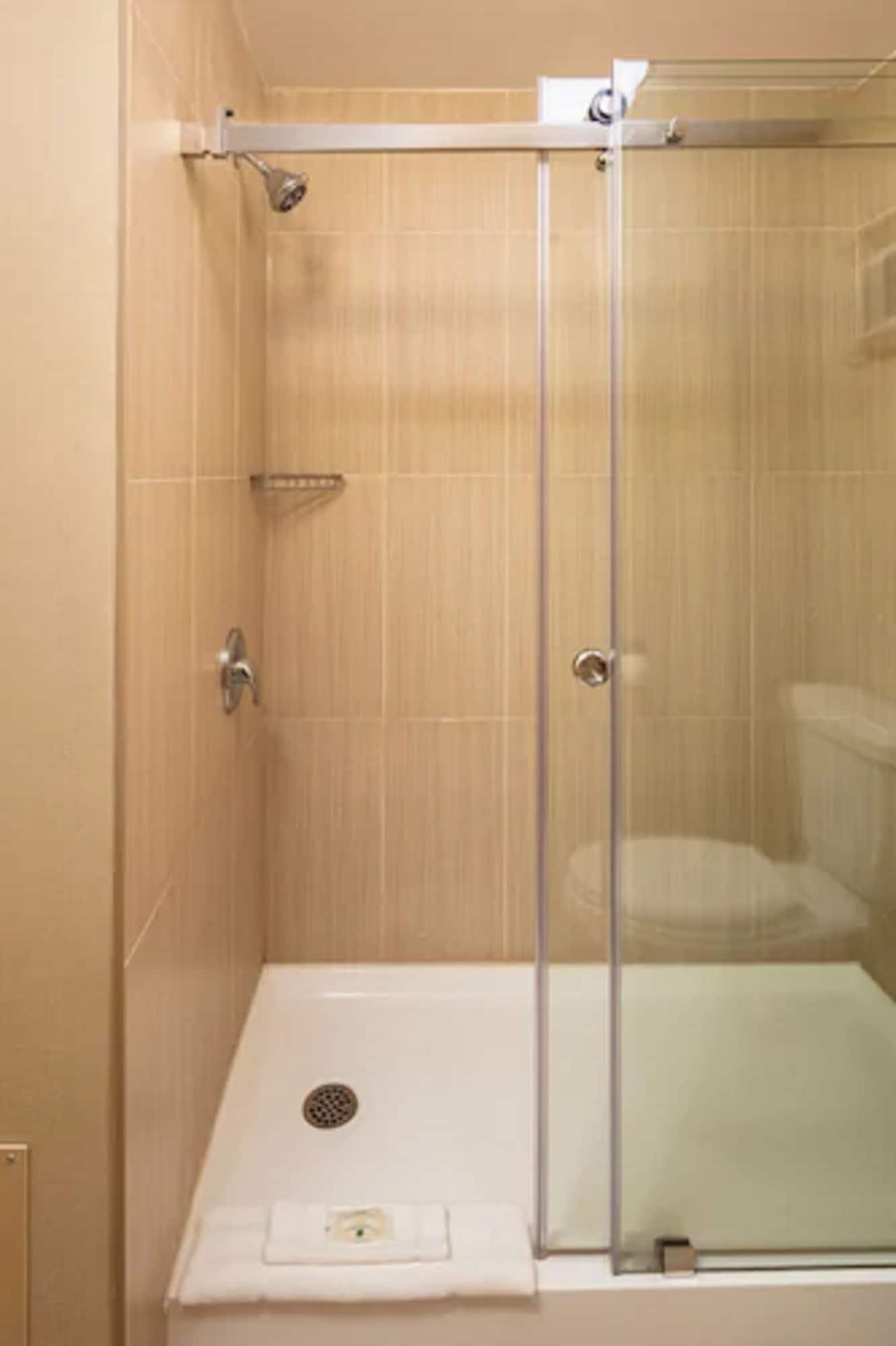 Quality Inn & Suites Downtown Windsor Extérieur photo