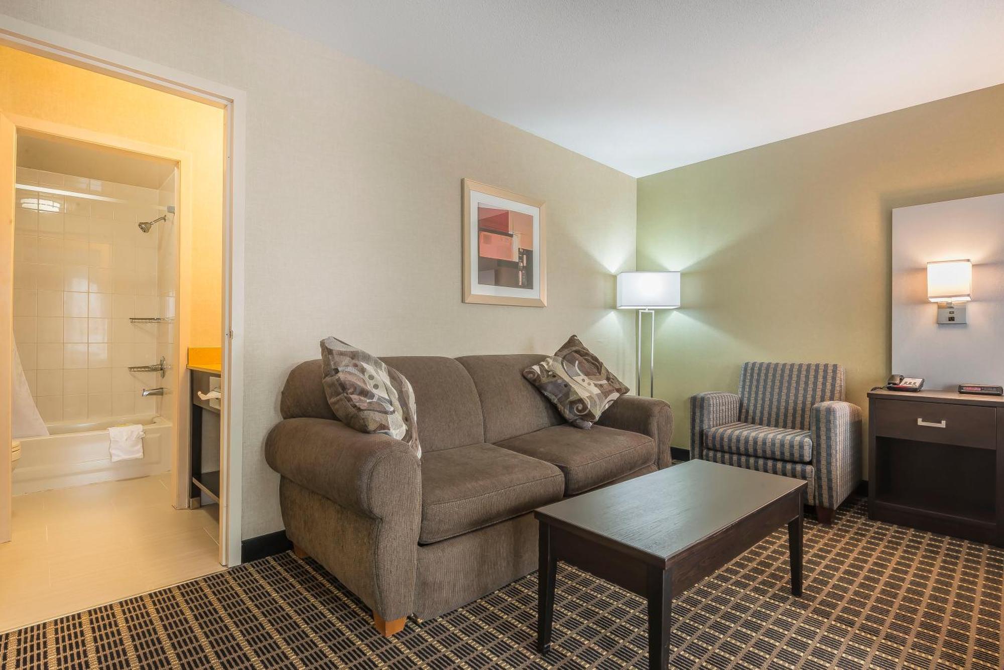 Quality Inn & Suites Downtown Windsor Extérieur photo